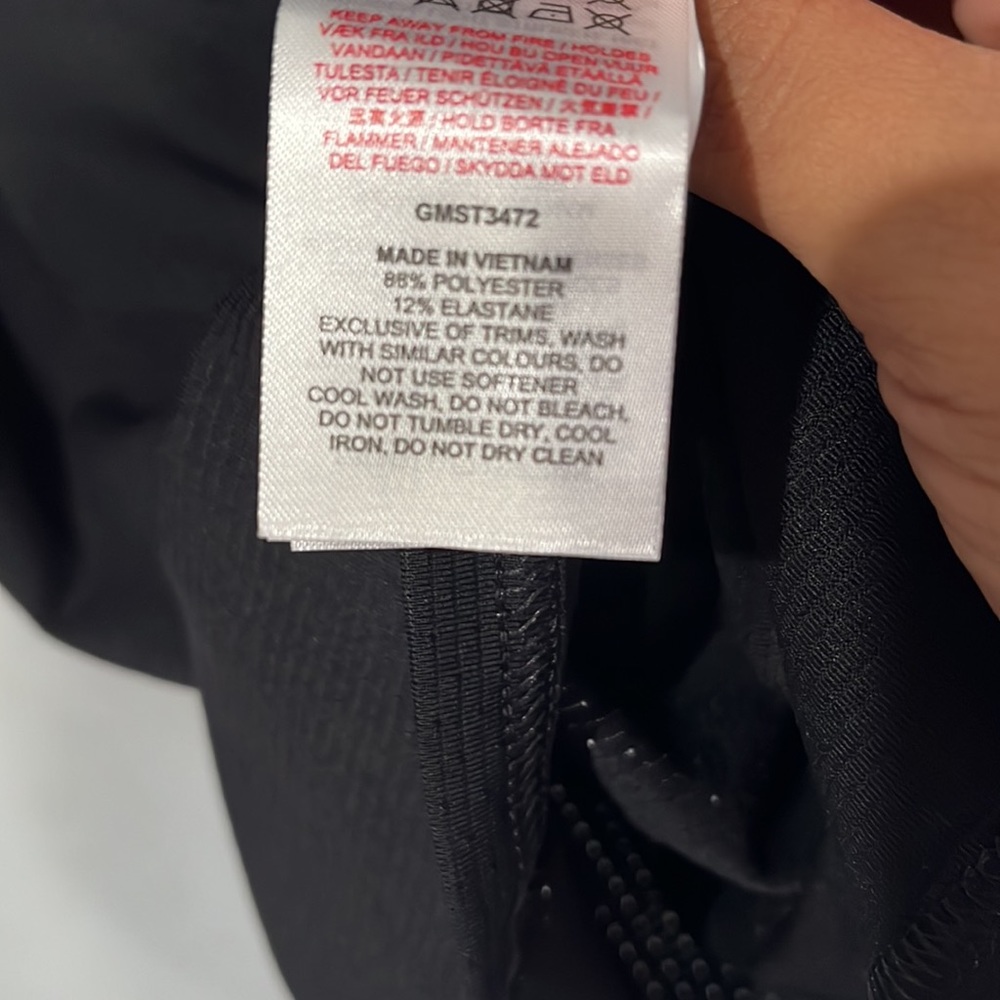 New GYMSHARK BLACK SHIRT - Picture 3 of 3